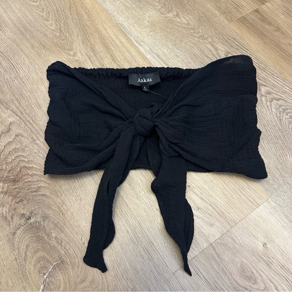 Aakaa Black Muslin Tie Front Cropped Top